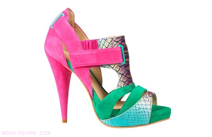 zapatos de colores a la moda