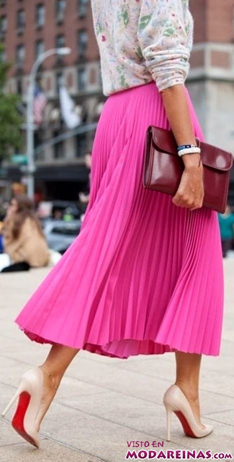 falda midi en rosa