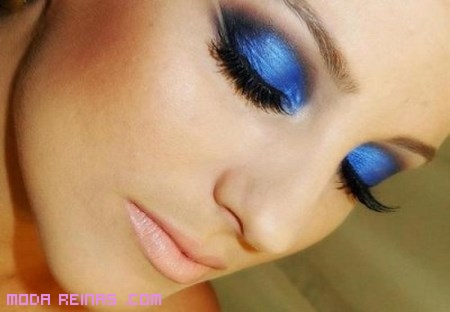 maquillaje en color azul